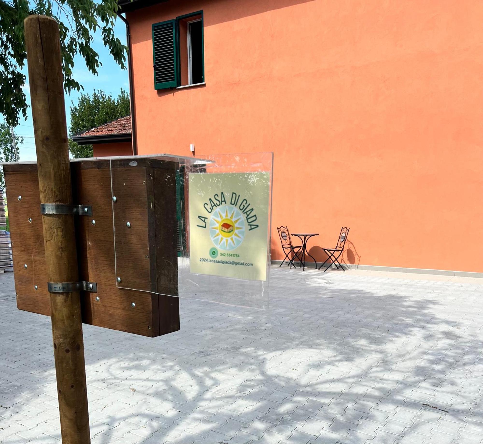 Guesthouse La Casa Di Giada อิโมลา ภายนอก รูปภาพ
