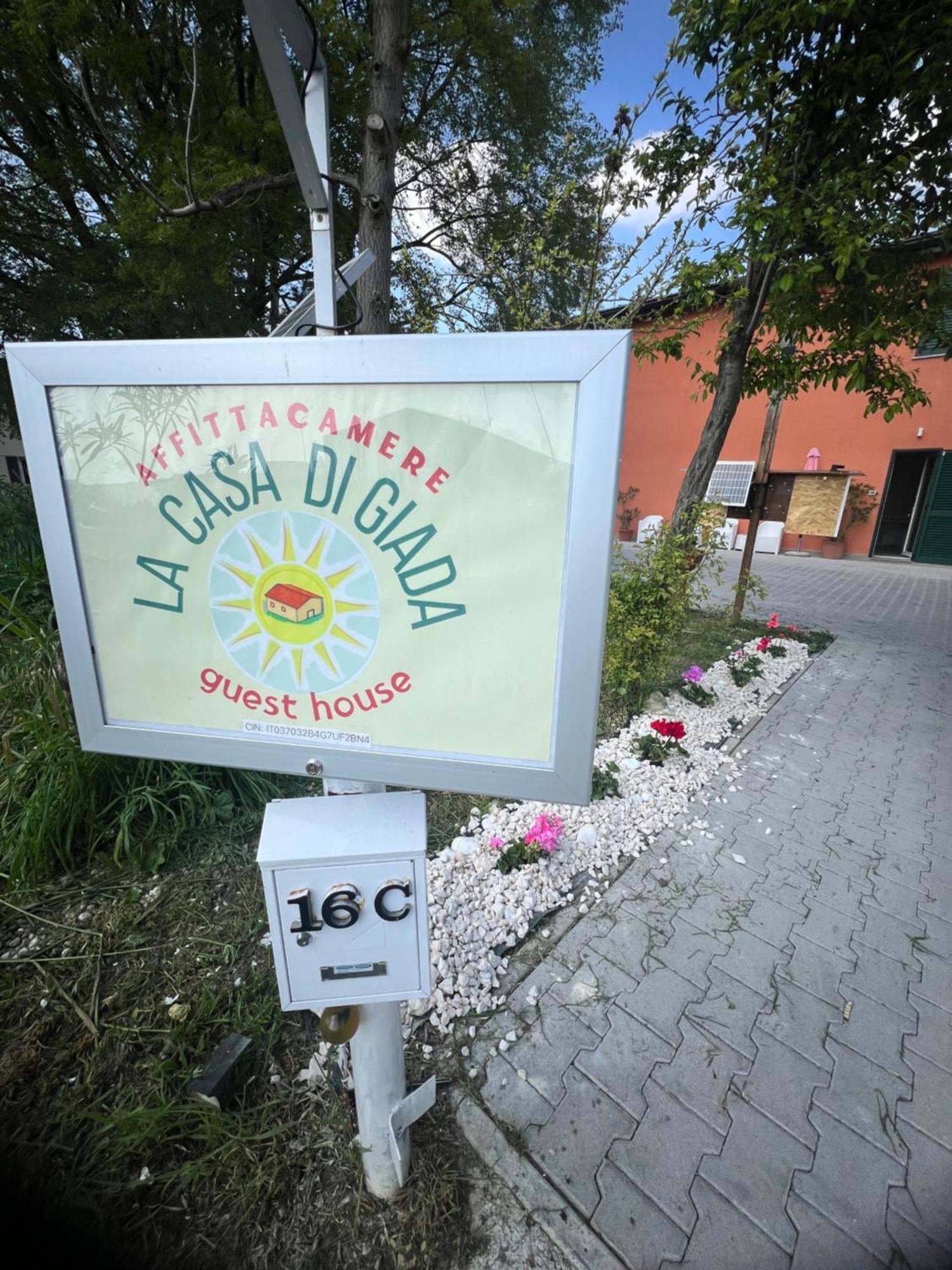 Guesthouse La Casa Di Giada อิโมลา ภายนอก รูปภาพ